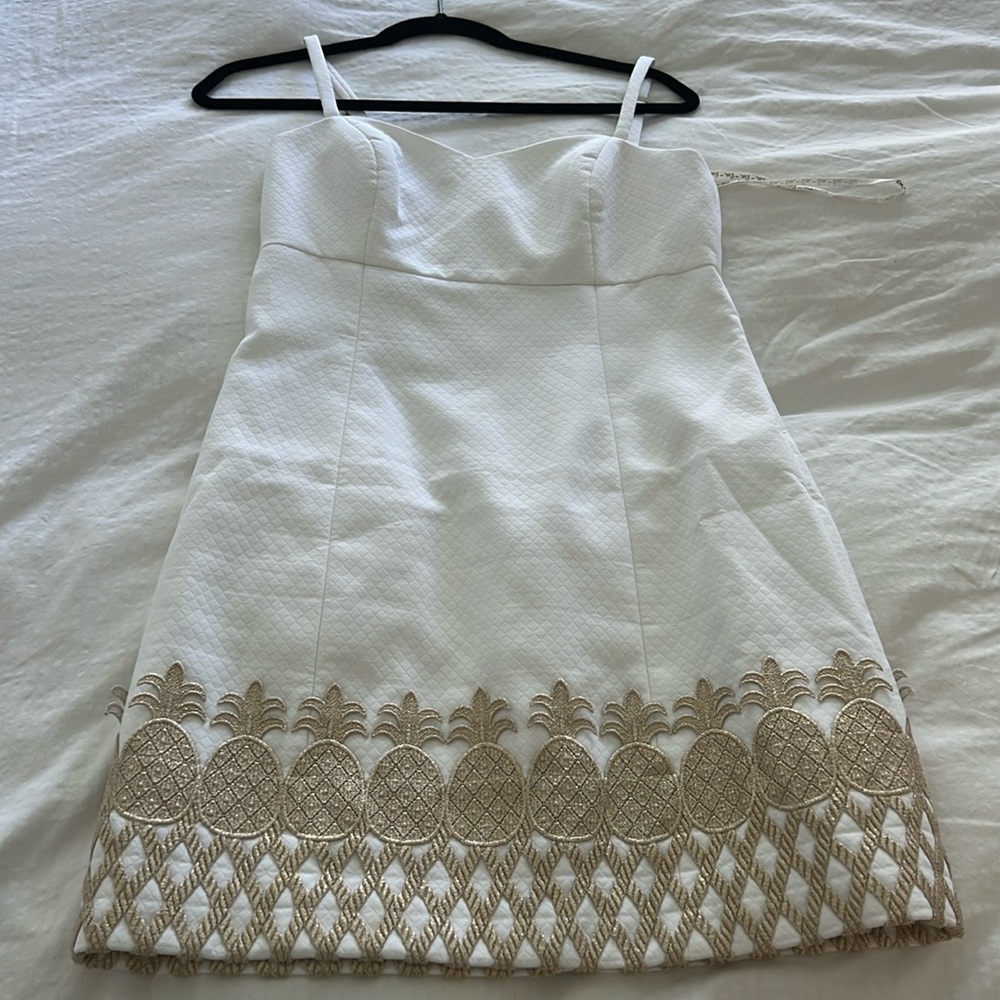 Need a bridal look? Size 4 white Lilly Pulitzer Sundress w gold pineapple trim
